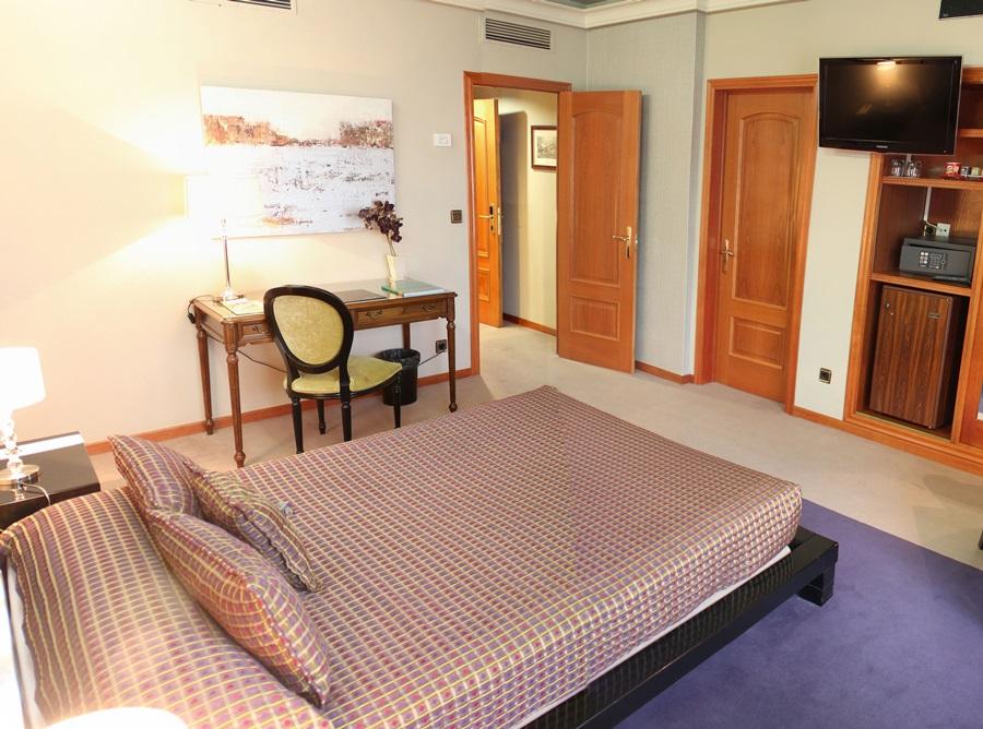 Hotel Ciudad De Виго Екстериор снимка