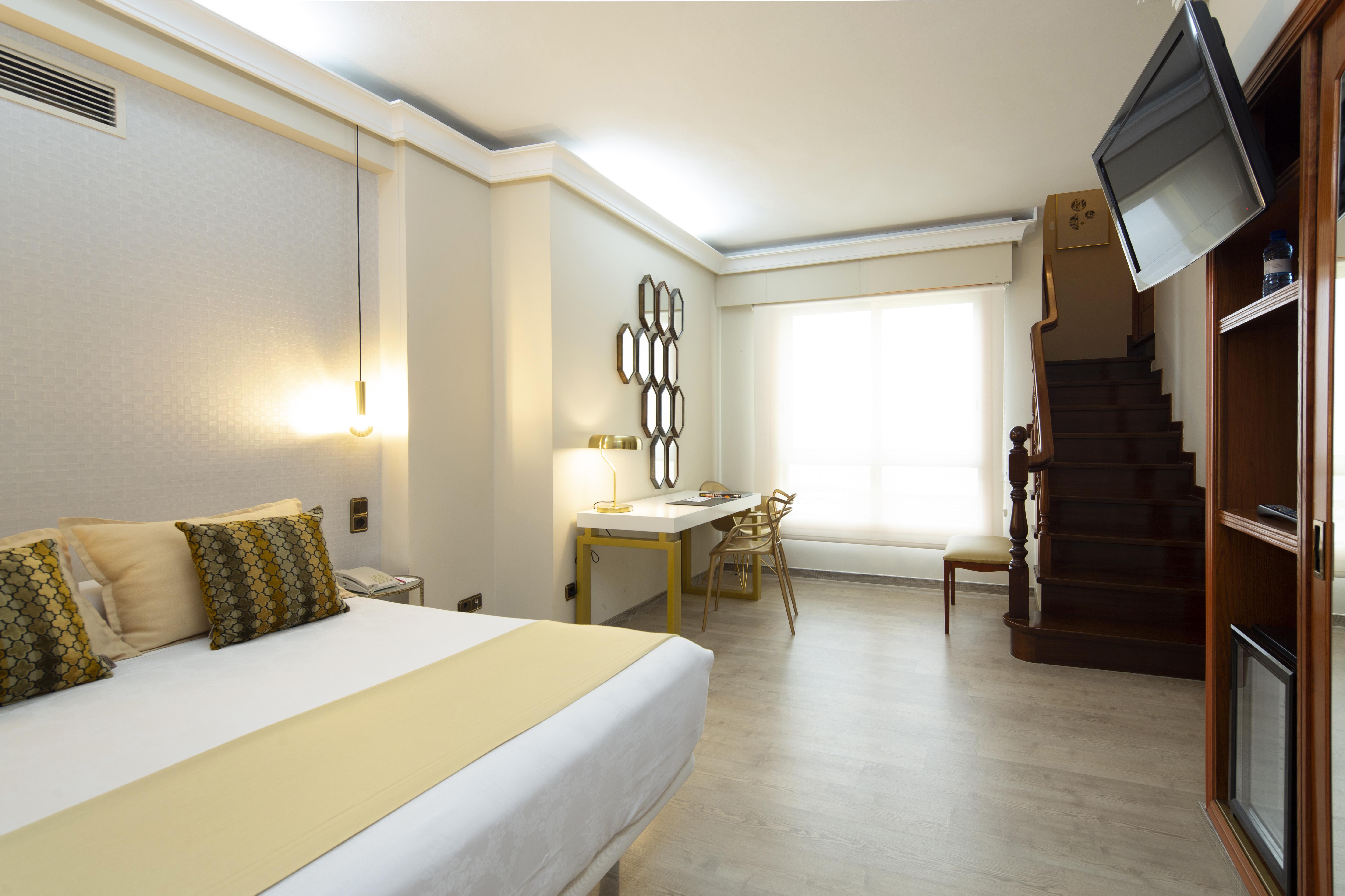 Hotel Ciudad De Виго Екстериор снимка
