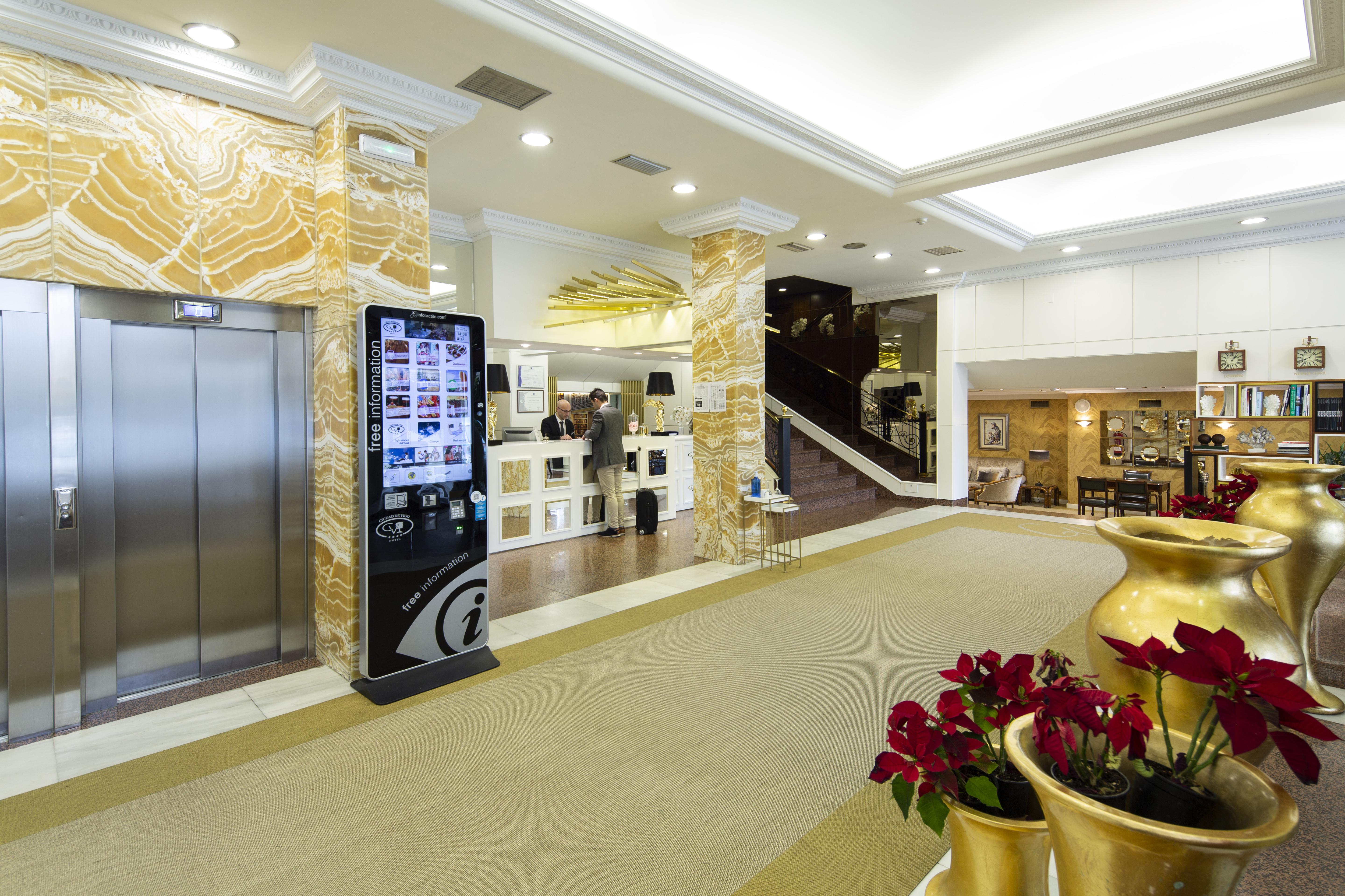 Hotel Ciudad De Виго Екстериор снимка