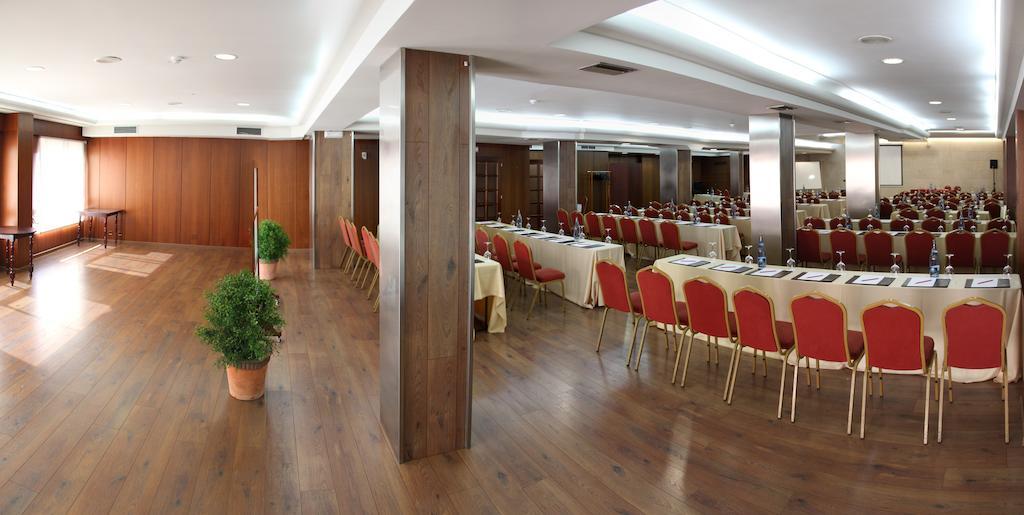 Hotel Ciudad De Виго Екстериор снимка